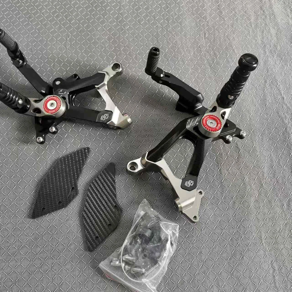 Para Ducati Streetfighter Panigale V4 V4S CNC Reposapiés Rapiés Clavijas Pedal Foto 3 de 4