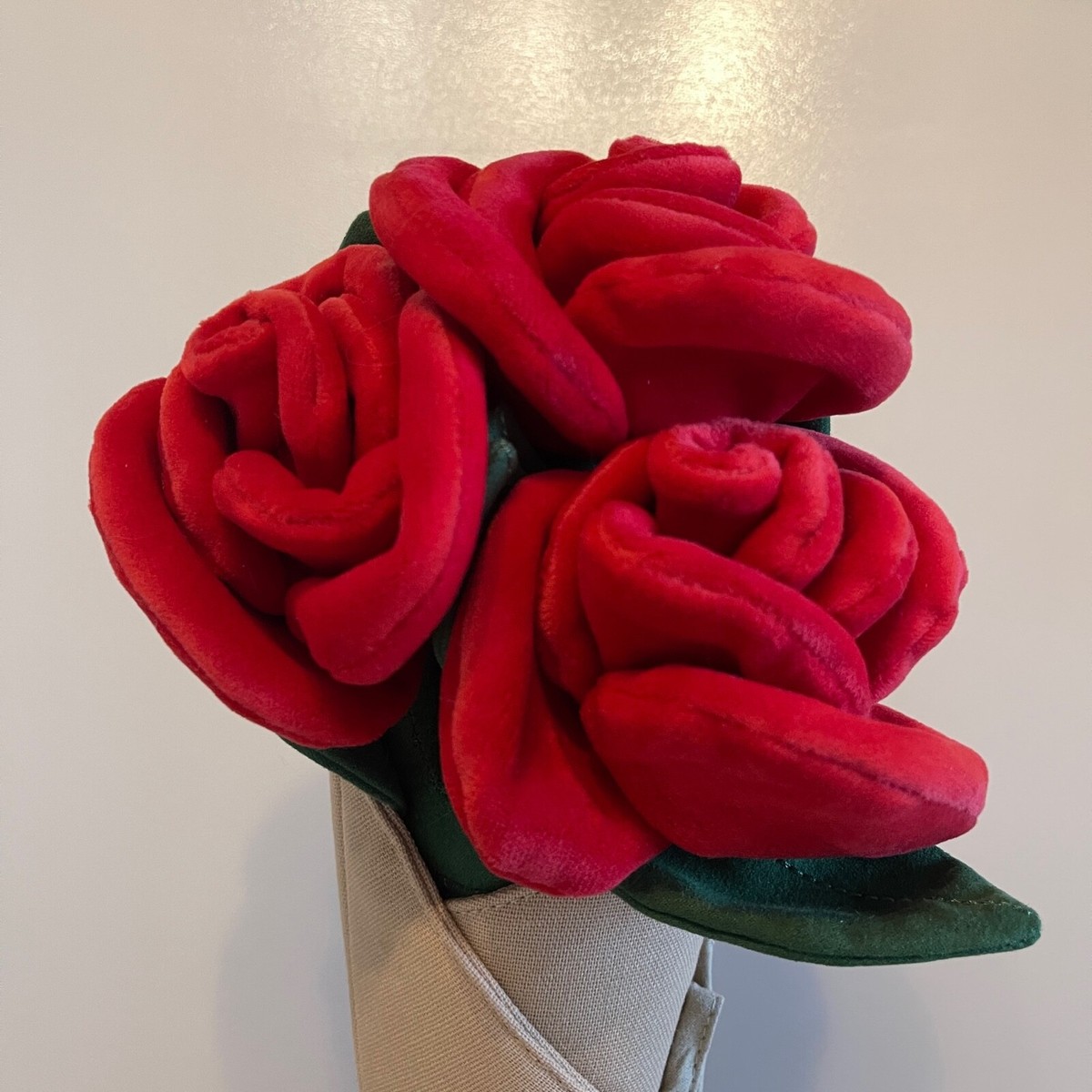 ジェリーキャット ローズ花　Rose Bouquet JELLYCAT Amuseables Rose Bouquet Plush Toy | Holt Renfrew