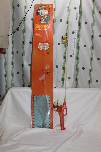 Vintage 1982 Snoopy Zebco Fishing Rod Reel Combo with Packaging
