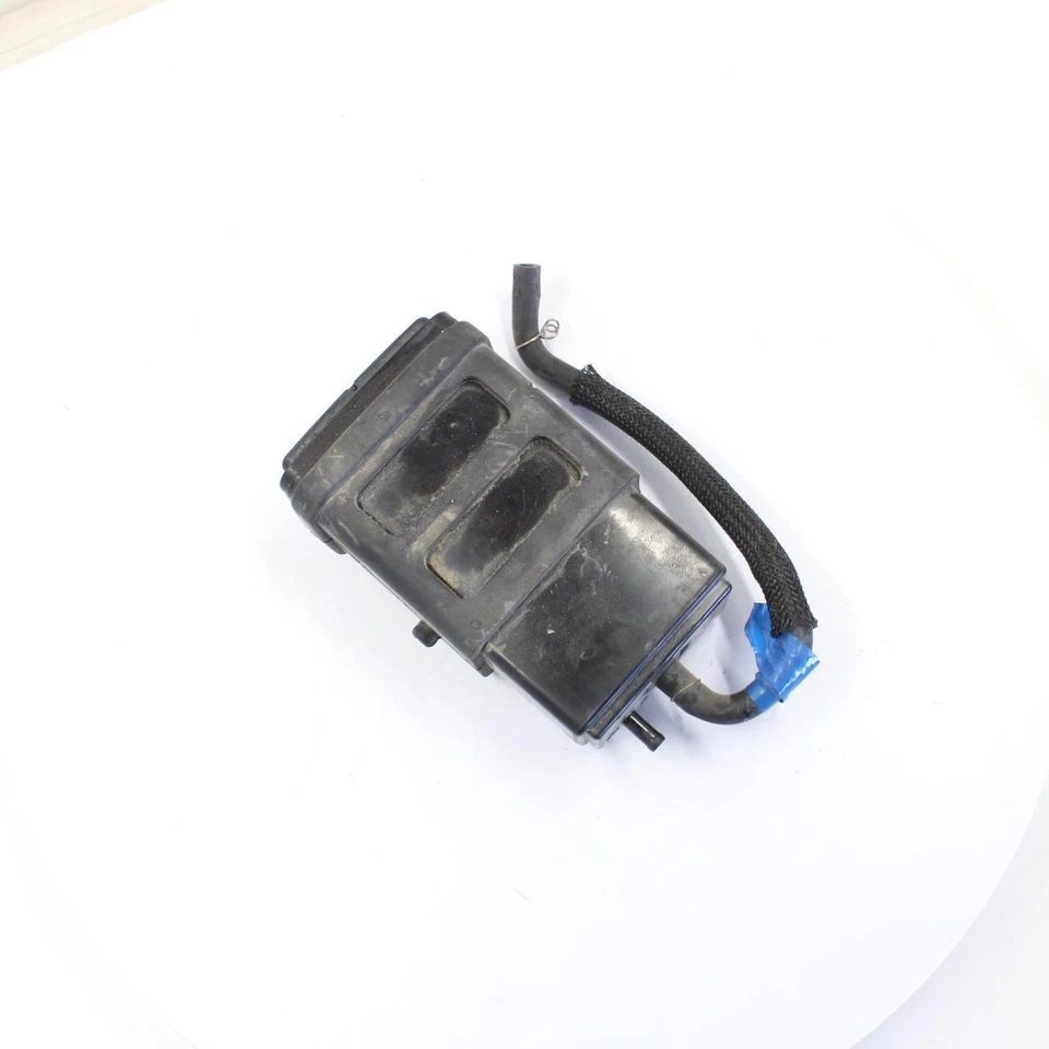 Kawasaki Ninja H2 SX 2019 SE+ OEM EVAP bote de emisiones de carbón de vapor Foto 4 de 4