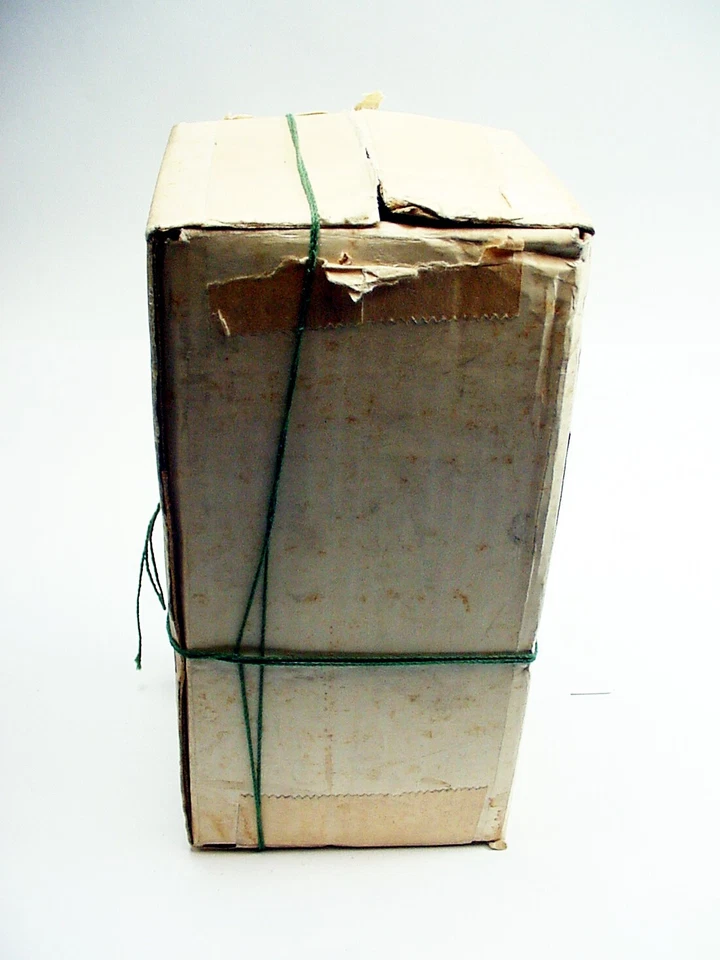 Hasselblad Box w/ Part bubble for Zeiss Distagon 50mm f4 | 1964 | No lens | $24 - Image 3 of 3