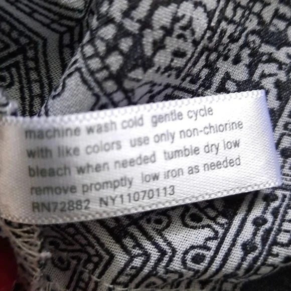 Blusa Moda Bug Blanco y Negro Estampado Paisley Mangas Campana 3/4 Talla 3X Foto 4 de 4