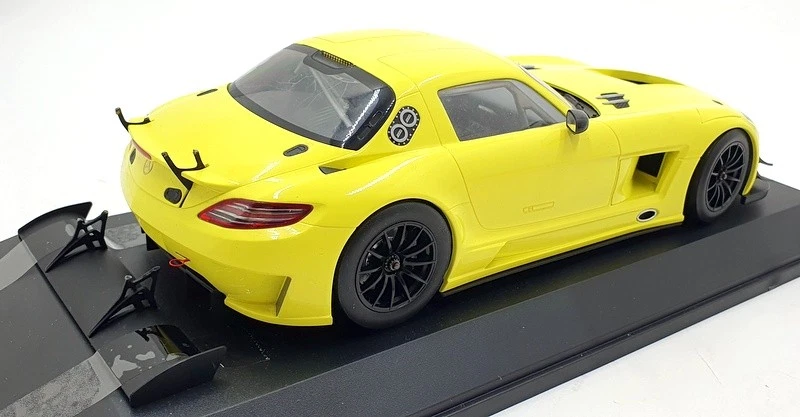 Minichamps 1/18 Scale 151 113104 - Mercedes-Benz SLS AMG GT3 Street 2011 Yellow - Bild 2 von 4
