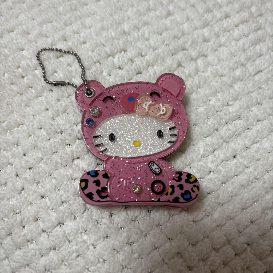 Hello Kitty Keychain with Built-in Mirror for Cute Convenience