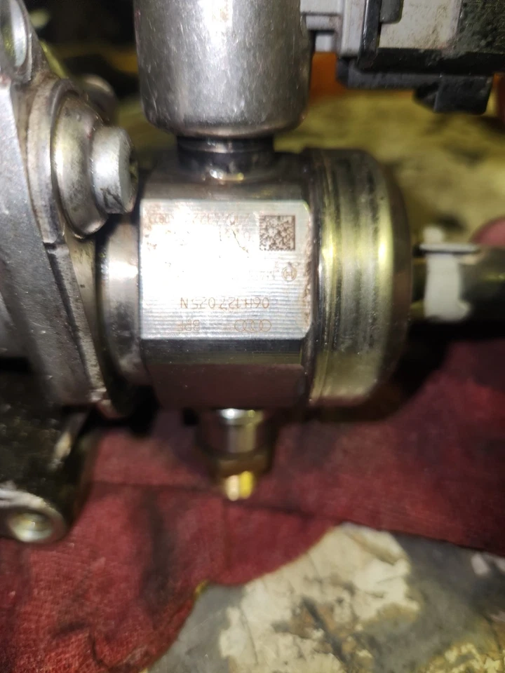 Volkswagen Tiguan 2013 bomba de vacío con bomba de combustible de alta presión 2,0 Tsi fabricante original Foto 2 de 4