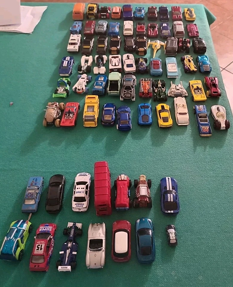 Lotto 60 modellini Hot Wheels ed altre 14 di marche varie  - Immagine 4 di 4