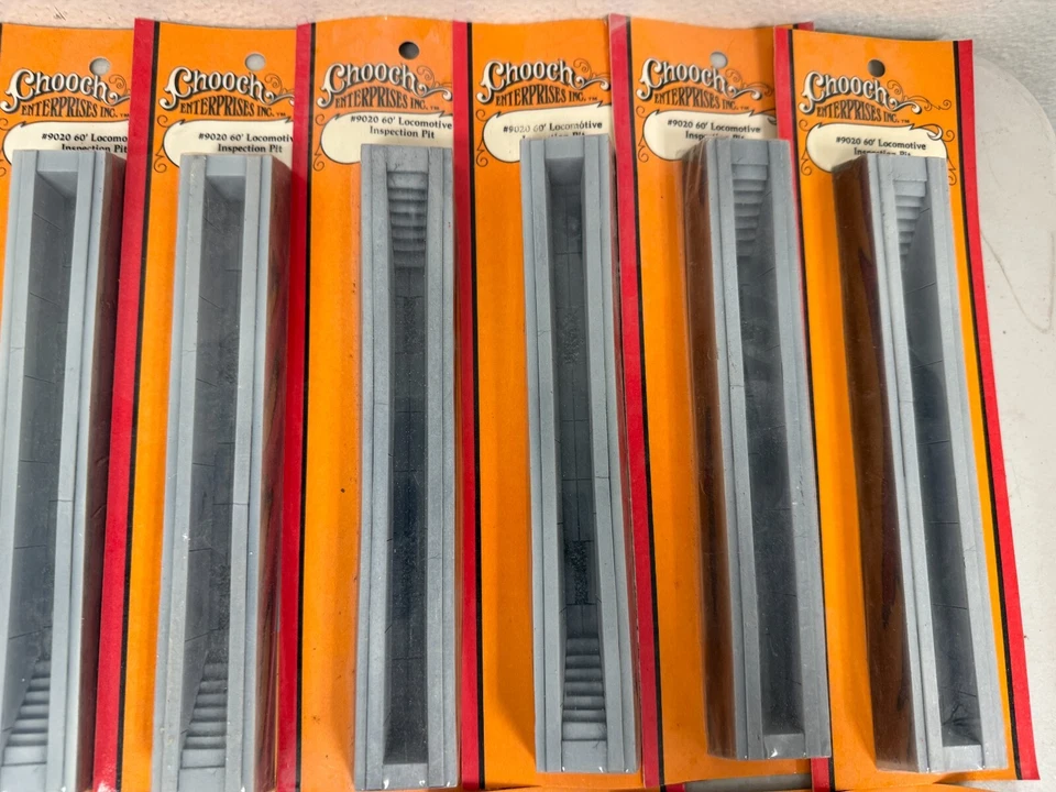 Lot of 24 Chooch Enterprises Locomotive Inspection Pit #9020 60" - Image 4 of 4