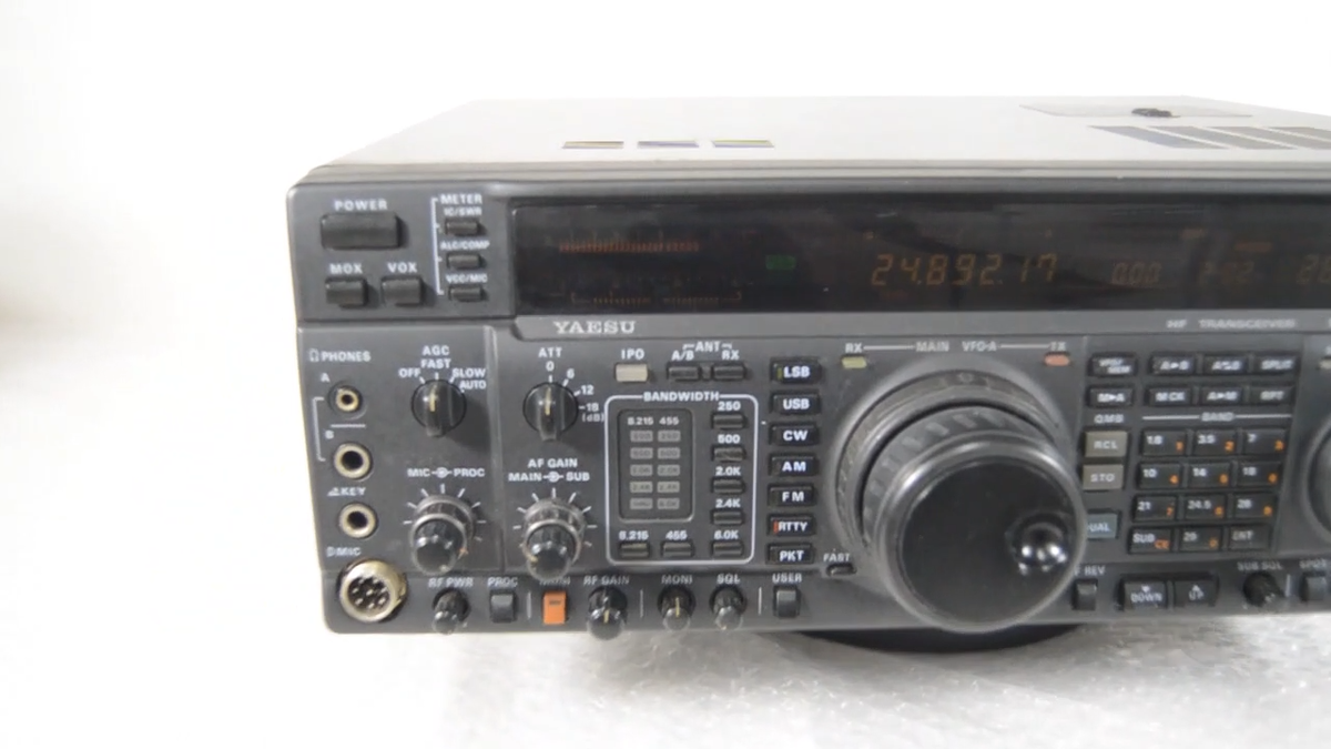 Yaesu FT-1000MP Enhanced Digital Signal Processing 100W HF Yaesu FT-1000MP Enhanced Digital Signal Processing 100W HF