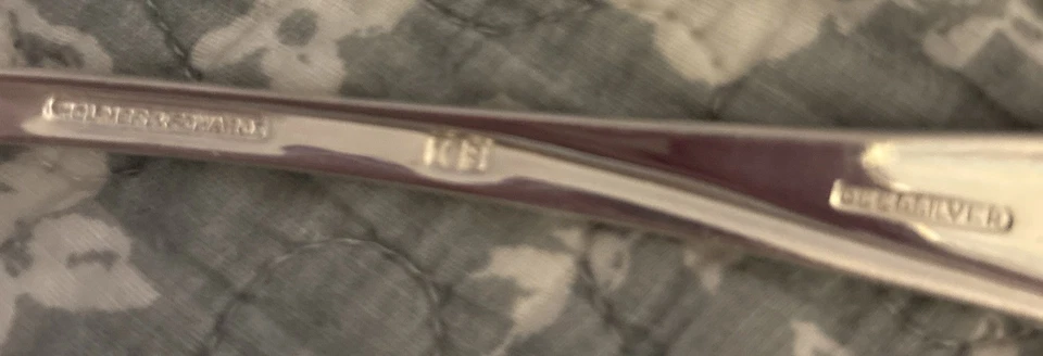 Cuchara para servir vintage Holmes & Edwards con incrustaciones IS de plata profunda de 9" Foto 3 de 3