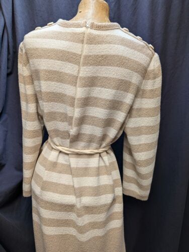 1980's Tan & White Wool Knit Dress by Castleberry for I. Magnin Size M/L - Picture 8 of 9