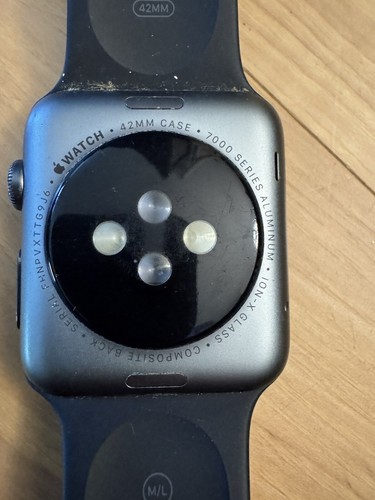 Apple Watch Series 1 (7000 Series) With Black Athletic Band - Photo 3 sur 9
