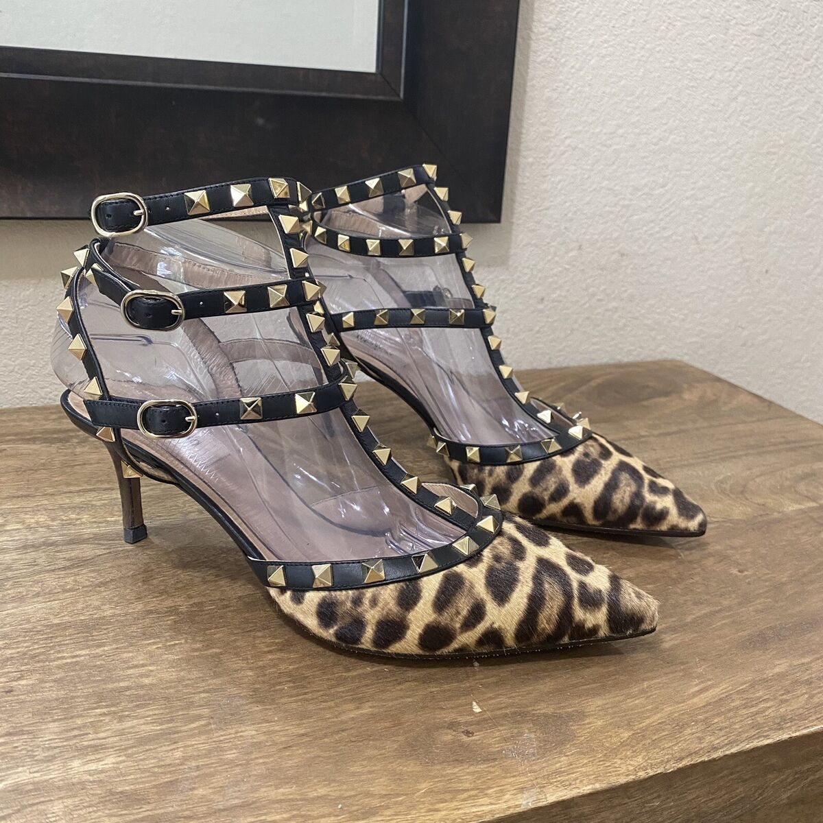 VALENTINO GARAVANI ROCKSTUD PONY HAIR CAGED HEELS PUMPS 65mm VALENTINO GARAVANI ROCKSTUD PONY HAIR CAGED HEELS PUMPS 65mm