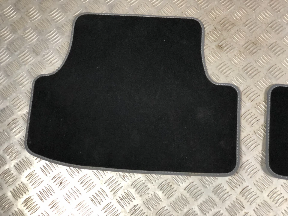 Seat Leon 5F Cupra Front Rear Floor Foot Mat Carpet Set Of 4 RHD 5F0863011L Foto 2 de 4