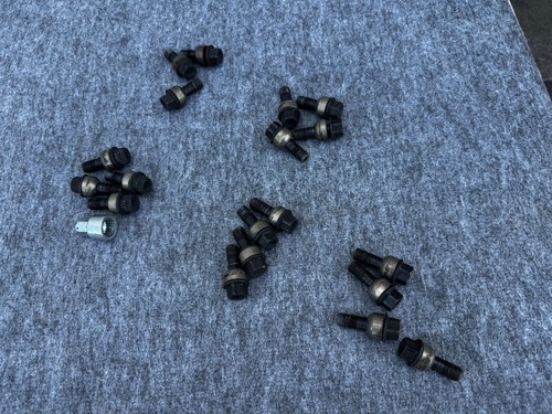 WHEEL RIM LUG NUT NUTS WITH LOCK 19 TOTAL PORSCHE MACAN 3.0 (2015-2022) OEM