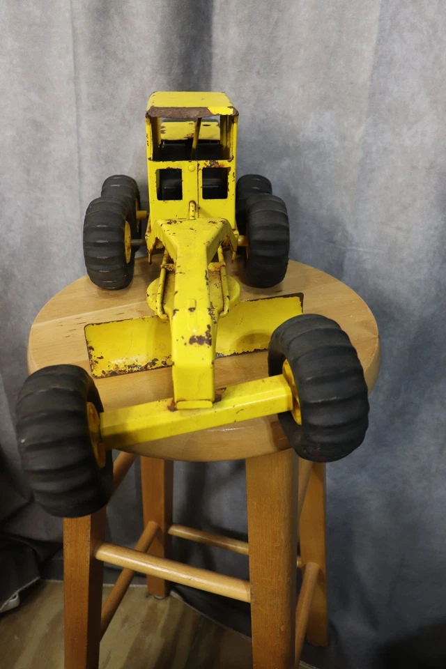 Vintage 1960's Tonka Yellow Metal Pressed Steel Road Grader Tractor AT-857 - Image 2 of 4