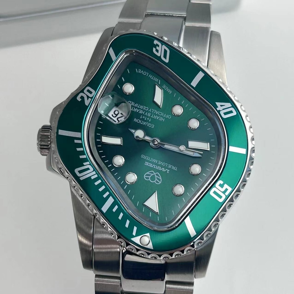 Laarvee PEA001 Classic Watch Silver Precision Steel Green Laarvee PEA001 Classic Watch Silver Precision Steel Green