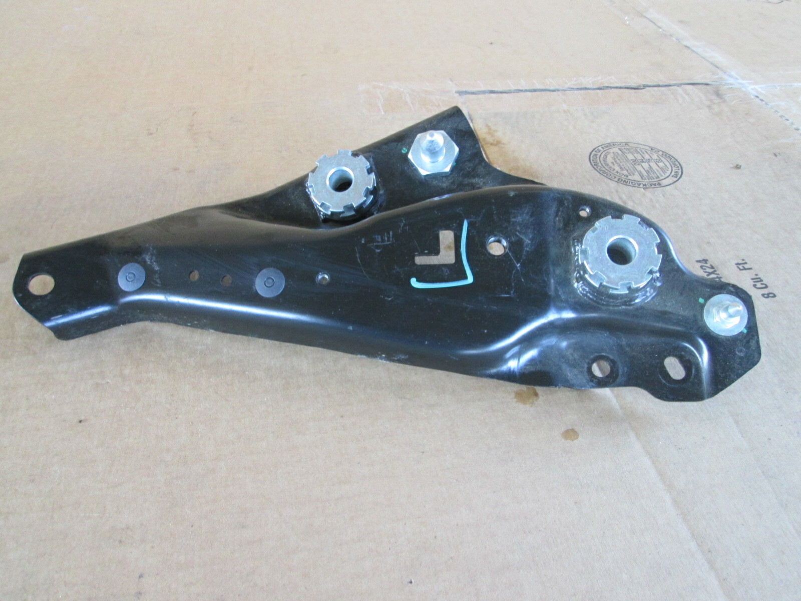 Ferrari California - LH Convertible Roof Top Hinge Cash Bracket  - 80729200