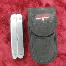 🔪 🔪  Leatherman Super Tool Multi Tool with Sheath.