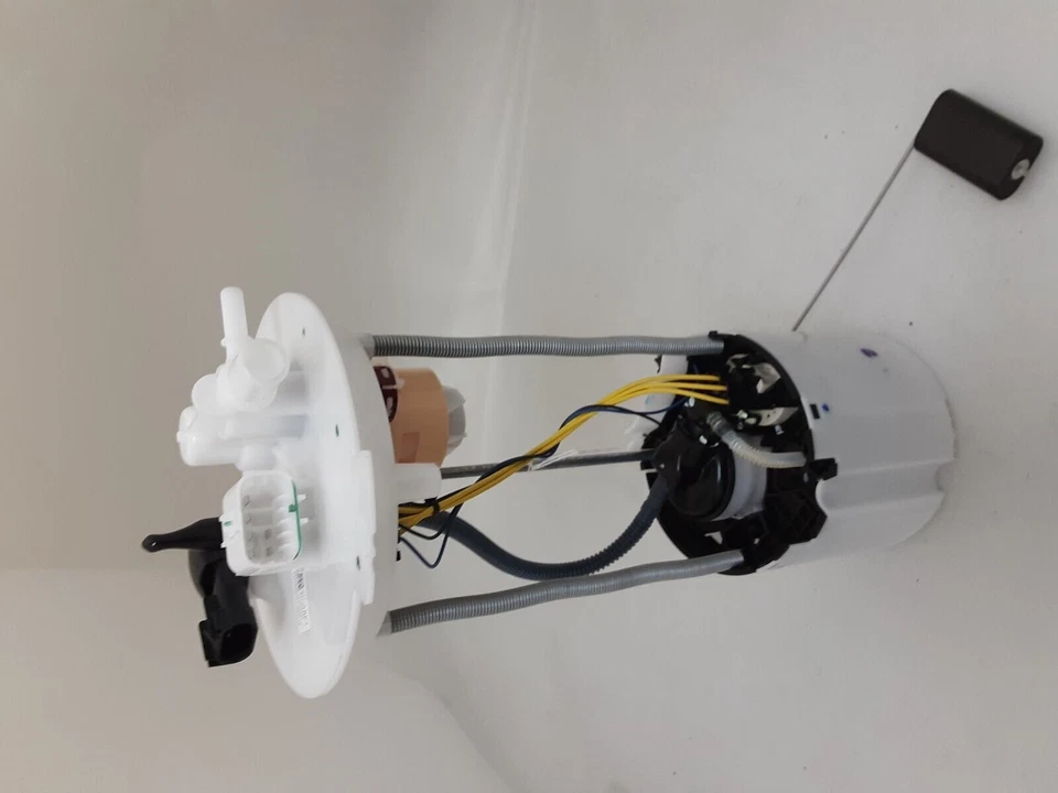 Módulo de bomba de combustible de repuesto 84715864 para Chevrolet Silverado 1500 19-20 Foto 3 de 3