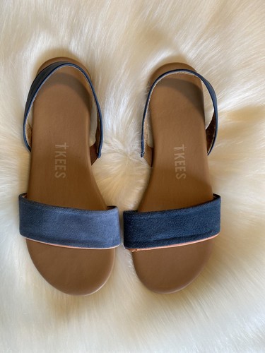 blue tkees