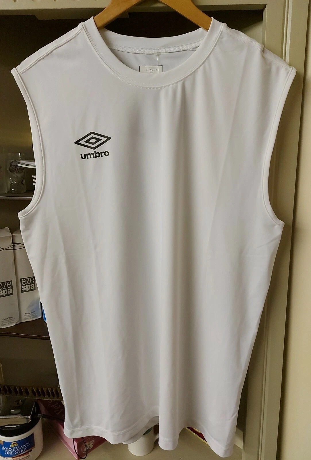 New with Tags White Mens Umbro Sleeveless Base Layer Top Size XXL
