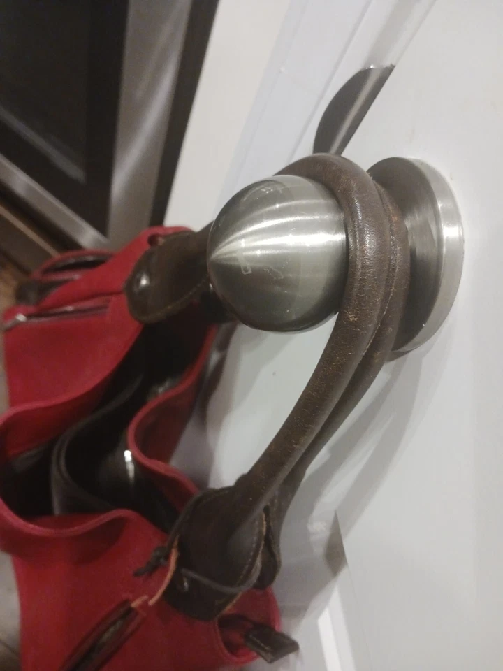 Bolso de hombro Valentina de cuero italiano rojo guijarro Foto 3 de 4