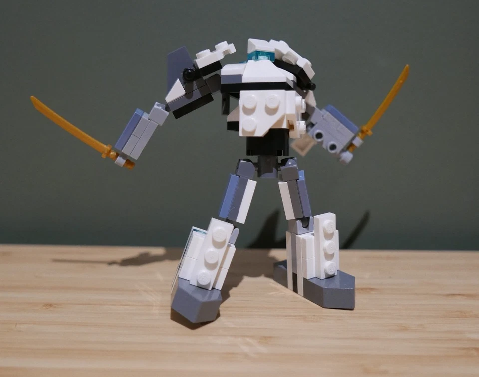 LEGO Ninjago 30591 Titanium Mini Mech, photo 1 of 4