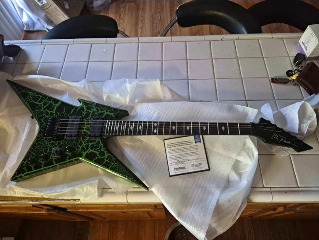 B.C. Rich Right-Handed 6-String Solid Body Electric Guitar Green Crackle