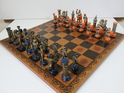 VINTAGE GRIECHISCHES BRONZE SCHACHSPIEL K 98mm + KUNSTLEDER SCHACHBRETT