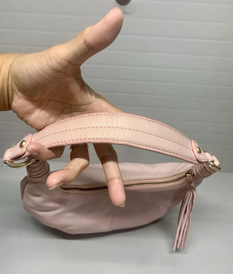 Маленькая сумка-хобо SIGRID OLSEN пудровая розовая мягкая шагреневая кожа - Изображение 4 из 4