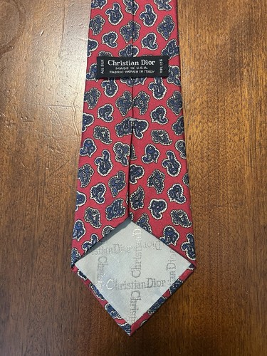 Christian Dior Italian Silk Tie Classic Red Paisley Necktie Made In USA Vtg - Picture 2 of 3