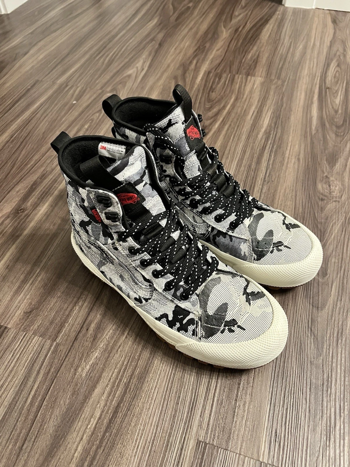 Men’s Vans Goretex Boot Size 9 White Camo
Opens in a new window or tab
