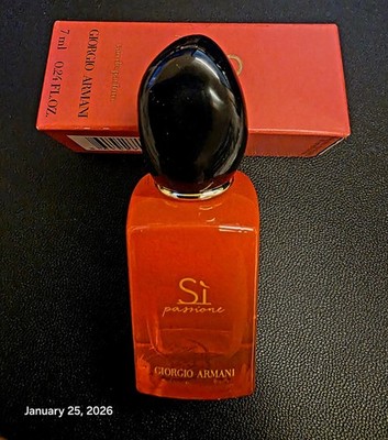Giorgio Armani Si Passione Red and Black Bottle