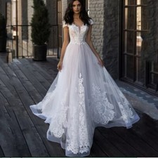Elegant Wedding Dresses Short Sleeves Lace A-Line Bridal Gowns Buttons Back