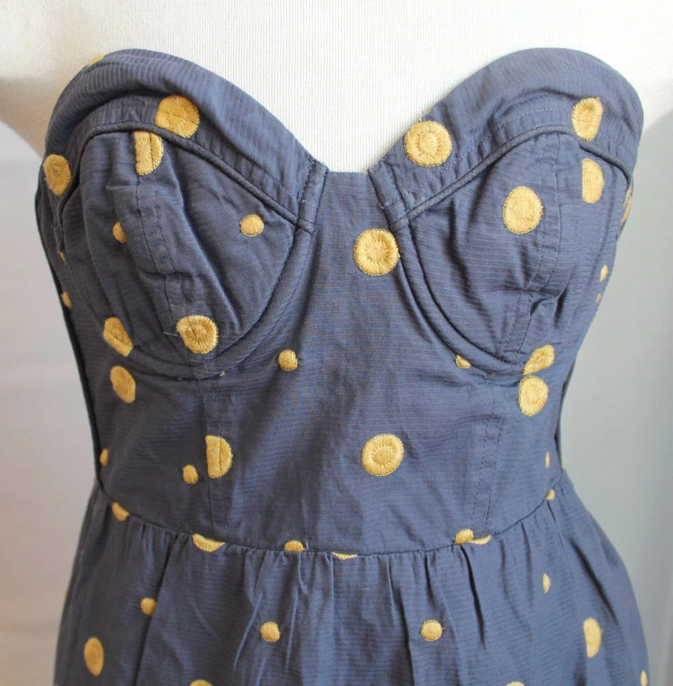 Vestido Anthropologie Floreat Sun bolinhas bordado sem alças tamanho 2 - Imagem 2 de 4