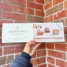 TARGET HEARTH HAND WITH MAGNOLIA TOY CAR SET