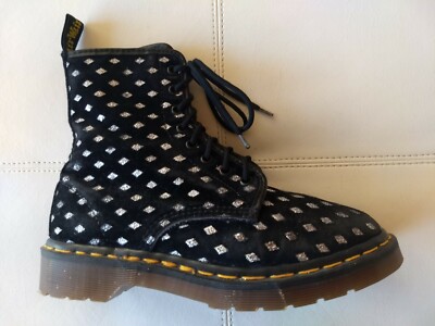 silver diamond boots