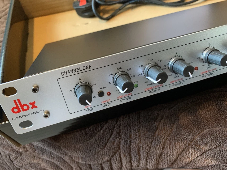 DBX 234 XS Stereo 3-Way Mono 4-Way Crossover - Image 4 of 4