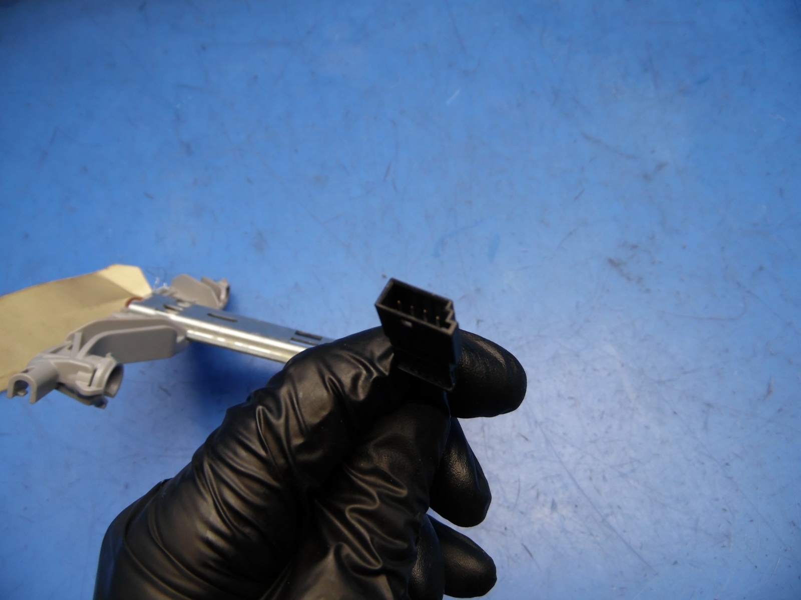 0710 BMW X5 E70 OEM Front L or R seat head rest headrest adjustment