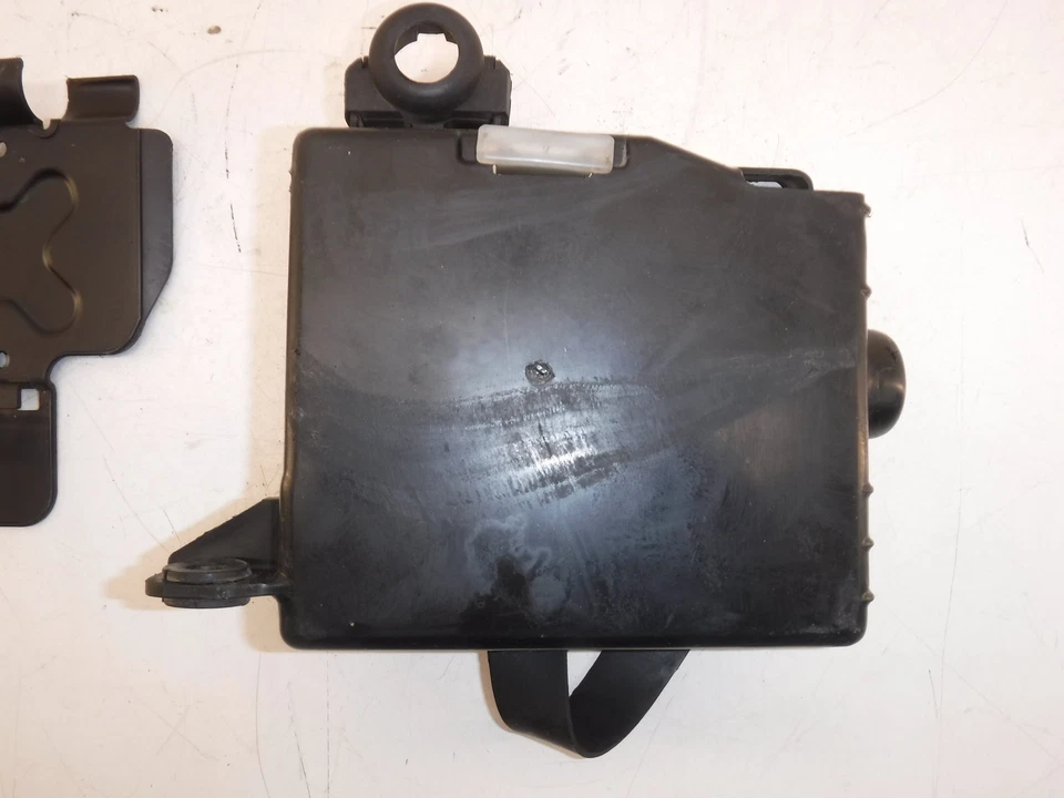yamaha maxim 750 seca xj750 xj750m xj750r BATTERY TRAY BOX HOLDER - Image 4 of 4