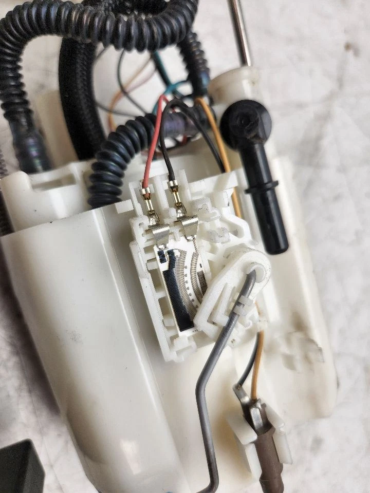 Conjunto de bomba de combustible Nissan Quest 2011-2013 3,5 L OEM 170401JA2A Foto 2 de 4