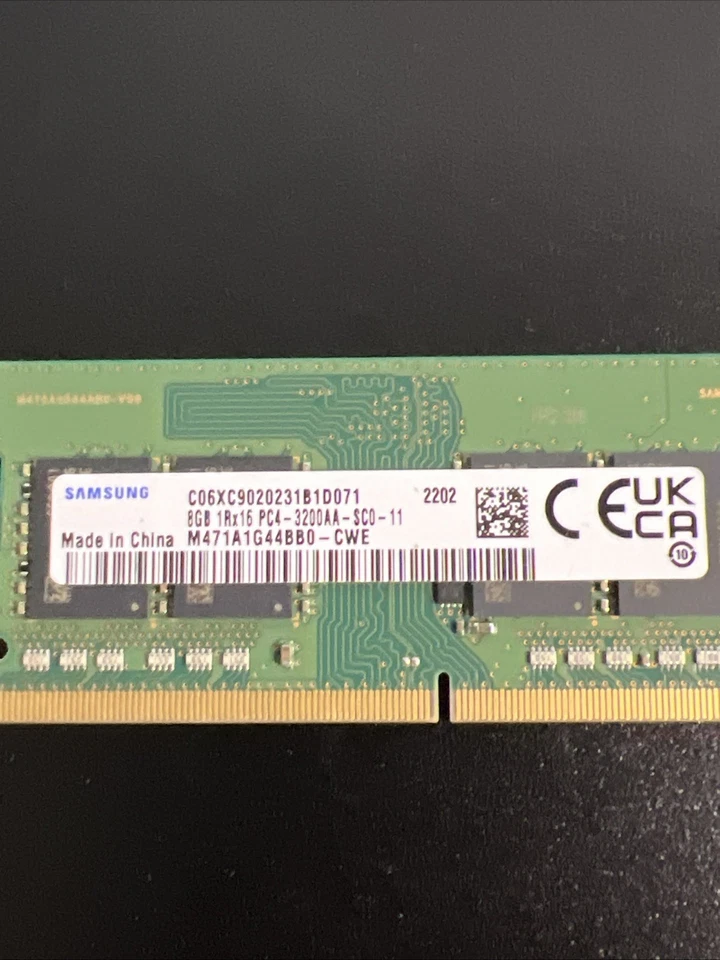 Samsung 8gb RAM 1Rx16 PC4-3200AA-SC0-11 DDR4 SODIMM SDRAM M471A1G44BB0-CWE Foto 3 de 4