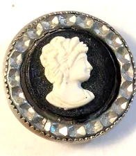 White Cameo 5/8" diameter