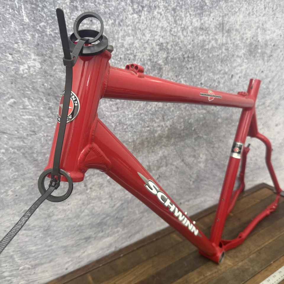 Bicicleta de colección Schwinn Homegrown Frame 21 pulgadas de aluminio rojo EE. UU. 26 pulgadas 135 mm 90 MTB Foto 3 de 4
