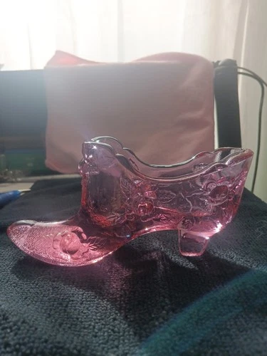 7/1233 Vintage Fenton Art Glass Cabbage Rose Pattern Pink Shoe 2.5 x 6 in