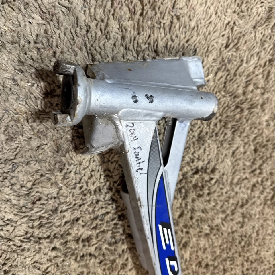 Moto de nieve Polaris Frontier Touring Edge 2004 izquierda, remolque, brazo de suspensión 10 Foto 3 de 4