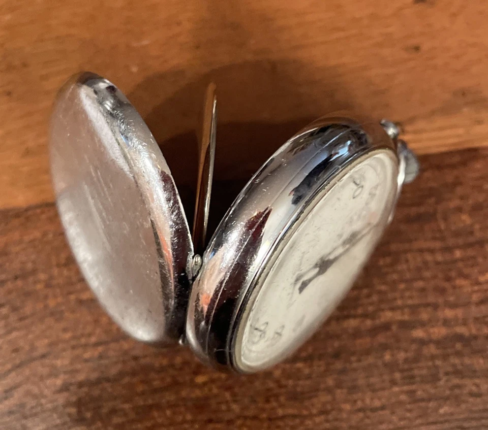 LEONIDAS 7 Jewel SWISS STOPWATCH Fisher’s Scientific 2 Button Works 3 Part Case - Image 4 of 4