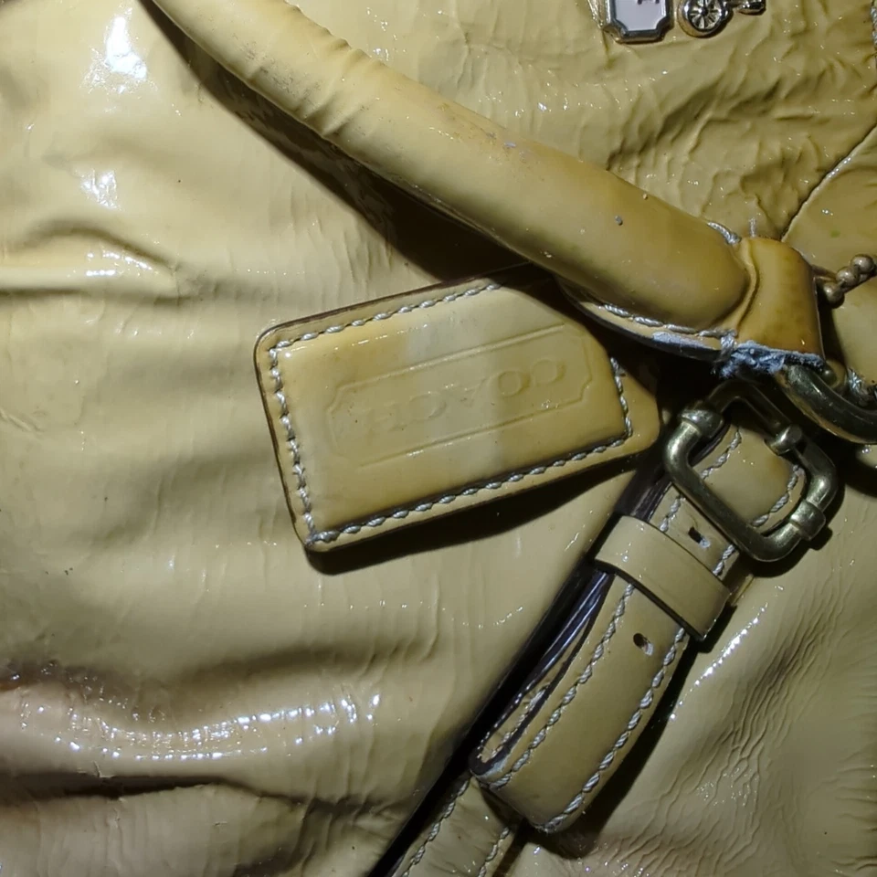 COACH Madison Beige Patent Leather Shoulder Tote Bag F1026-16262 - Image 4 of 4