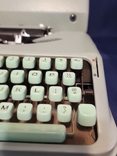 文机・1970年代初頭商品 13 英寸黑白电视(1970 年代- 80 年代) 原版传送门。 : r/GenX