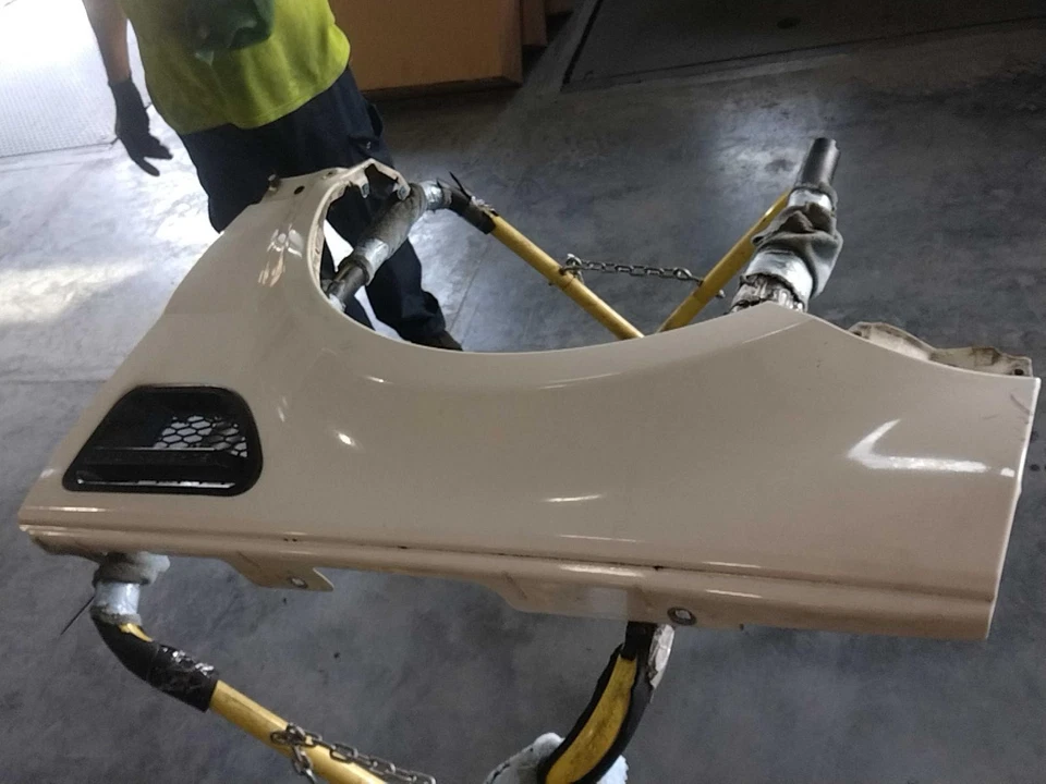 Land Rover Range Rover Sport 2008 guardabarros izquierdo blanco fabricante de equipos originales 304993 126 k millas Foto 2 de 4